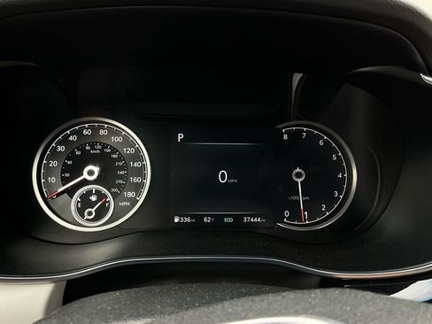 Used 2025 Genesis G70 2.5T image 39