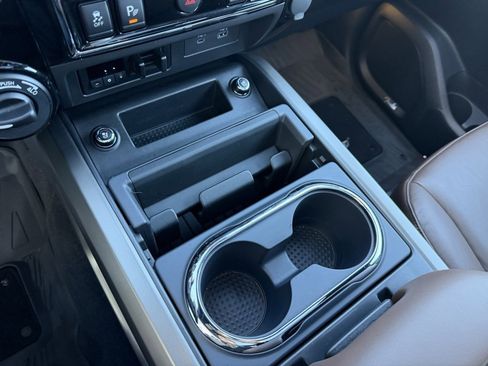 Used 2024 Nissan Titan Platinum Reserve w/ Moonroof Package image 25