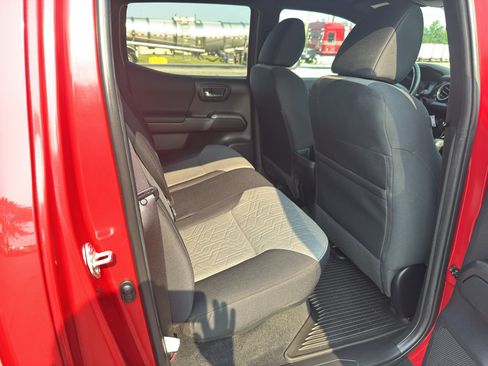 Used 2023 Toyota Tacoma TRD Sport AWD/4WD image 14