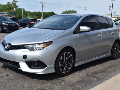 Used 2017 Toyota Corolla iM w/ Carpet Mat Package FWD image 14