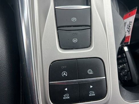 Used 2020 Ford Explorer XLT w/ Equipment Group 202A image 17