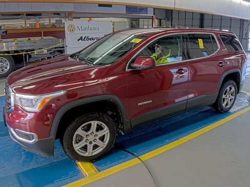 Used 2017 GMC Acadia SLE image 2