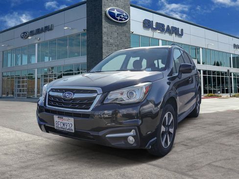 Used 2018 Subaru Forester 2.5i Limited image 1