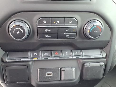 Used 2020 Chevrolet Silverado 1500 Custom w/ Custom Value Package AWD/4WD image 23