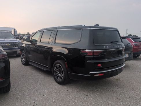 Used 2023 Jeep Wagoneer L Series II AWD/4WD image 6