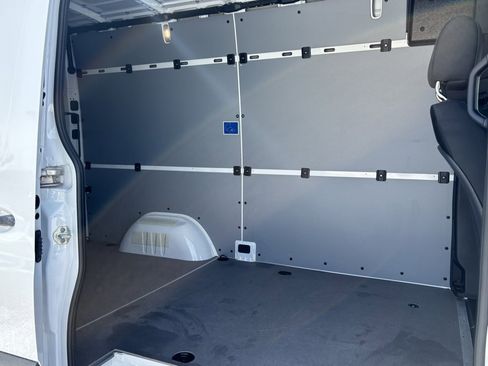 Used 2025 Mercedes-Benz Sprinter 2500 image 7
