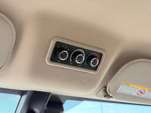 Used 2026 Chevrolet Express 3500 LT w/ LT Preferred Equipment Group RWD image 30