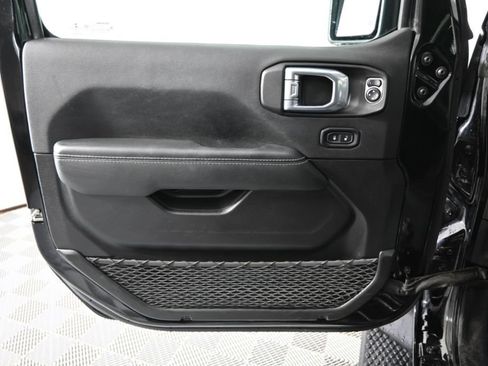 Used 2022 Jeep Wrangler Unlimited Sahara w/ Dual Top Group image 18