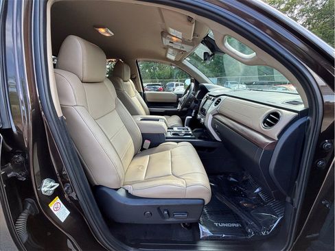 Used 2019 Toyota Tundra Limited w/ Limited Premium Package AWD/4WD image 40