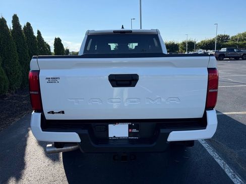 Certified 2025 Toyota Tacoma TRD Sport AWD/4WD image 3