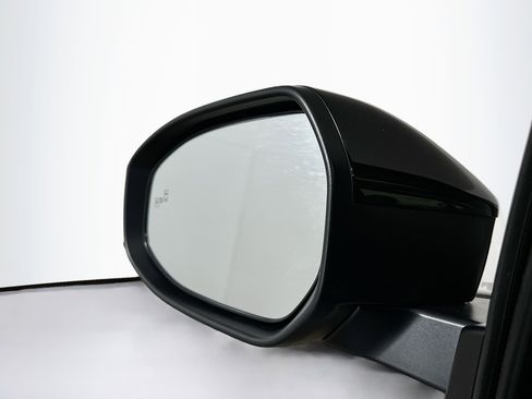 Used 2025 Toyota Prius LE image 16