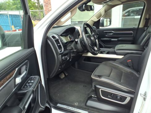 Used 2020 RAM 1500 Laramie AWD/4WD image 9