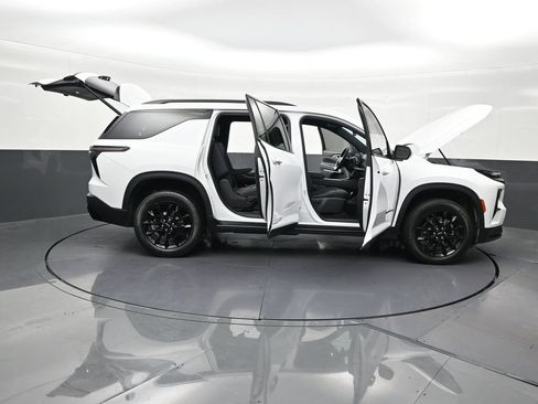 Used 2025 Chevrolet Traverse LT w/ Midnight/Sport Edition FWD image 33