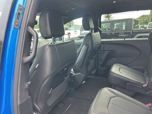 New 2026 Chrysler Pacifica Select FWD image 31