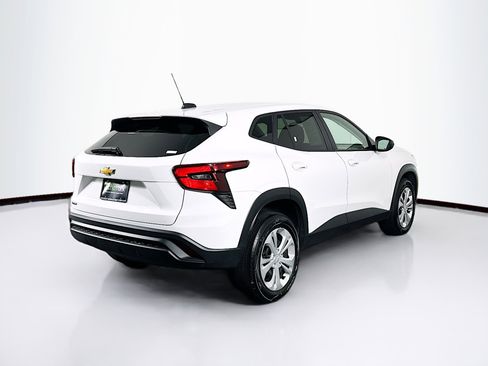 Used 2025 Chevrolet Trax LS FWD image 9