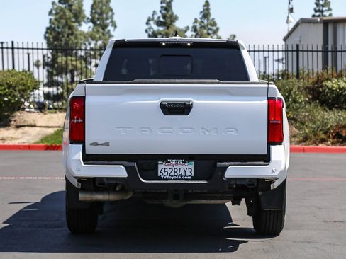 Certified 2024 Toyota Tacoma SR5 AWD/4WD image 6