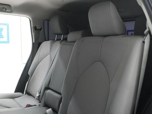 Used 2022 Toyota Highlander L FWD image 24