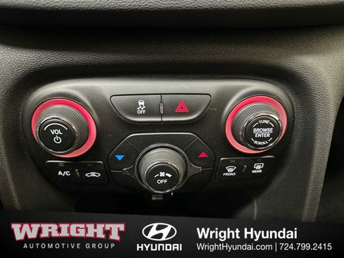 Used 2015 Dodge Dart SXT image 28