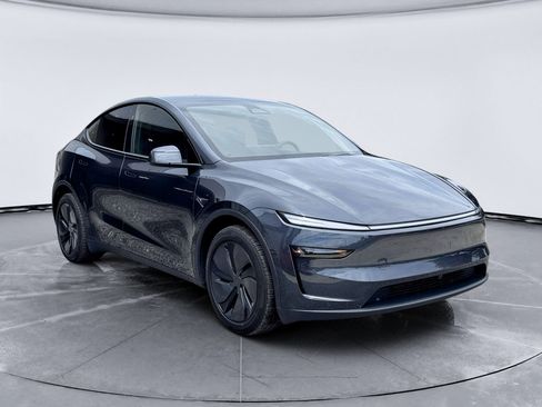 Used 2026 Tesla Model Y 2WD image 4