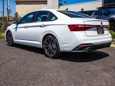 Used 2025 Volkswagen Jetta GLI Autobahn FWD image 4