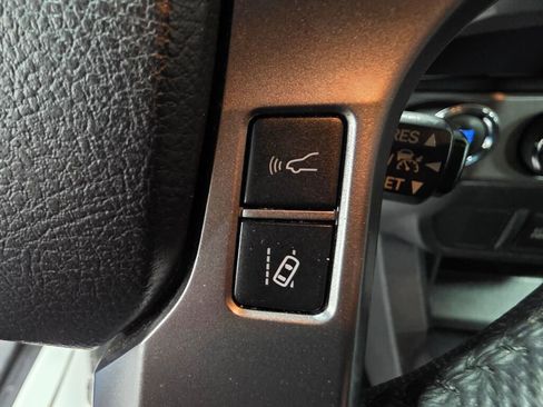 Used 2023 Toyota Tacoma SR5 AWD/4WD image 14