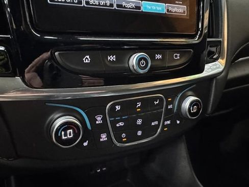 Used 2018 Chevrolet Traverse LT AWD/4WD image 25