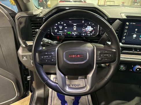 Used 2024 GMC Sierra 1500 SLT image 23