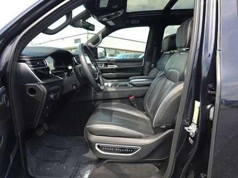 Used 2025 Jeep Grand Wagoneer L Series II Obsidian w/ Quick Order Packagew 28T AWD/4WD image 16