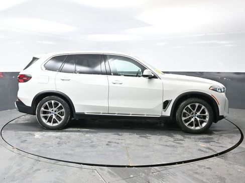Used 2025 BMW X5 xDrive50e AWD/4WD image 4