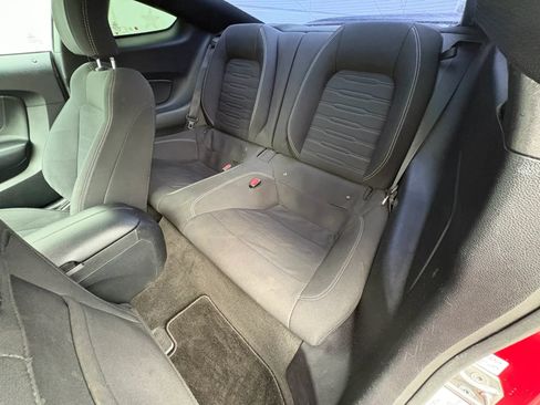 Used 2017 Ford Mustang GT RWD image 19