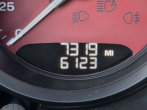 Used 2025 Porsche Macan image 33