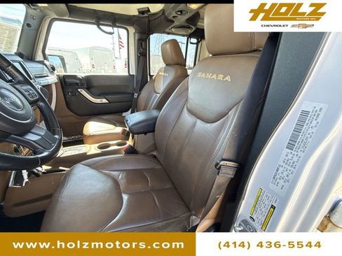 Used 2014 Jeep Wrangler Unlimited Sahara w/ Connectivity Group image 33