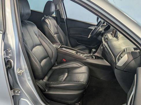 Used 2017 MAZDA MAZDA3 Touring image 16
