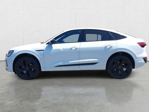 Used 2024 Audi Q8 e-tron Prestige w/ Prestige Package AWD/4WD image 8