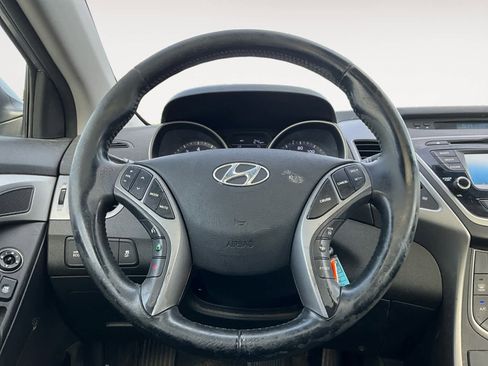 Used 2015 Hyundai Elantra SE w/ Option Group 03 FWD image 13