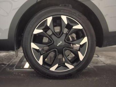Used 2025 Kia Sorento EX w/ Panoramic Sunroof Package FWD image 9