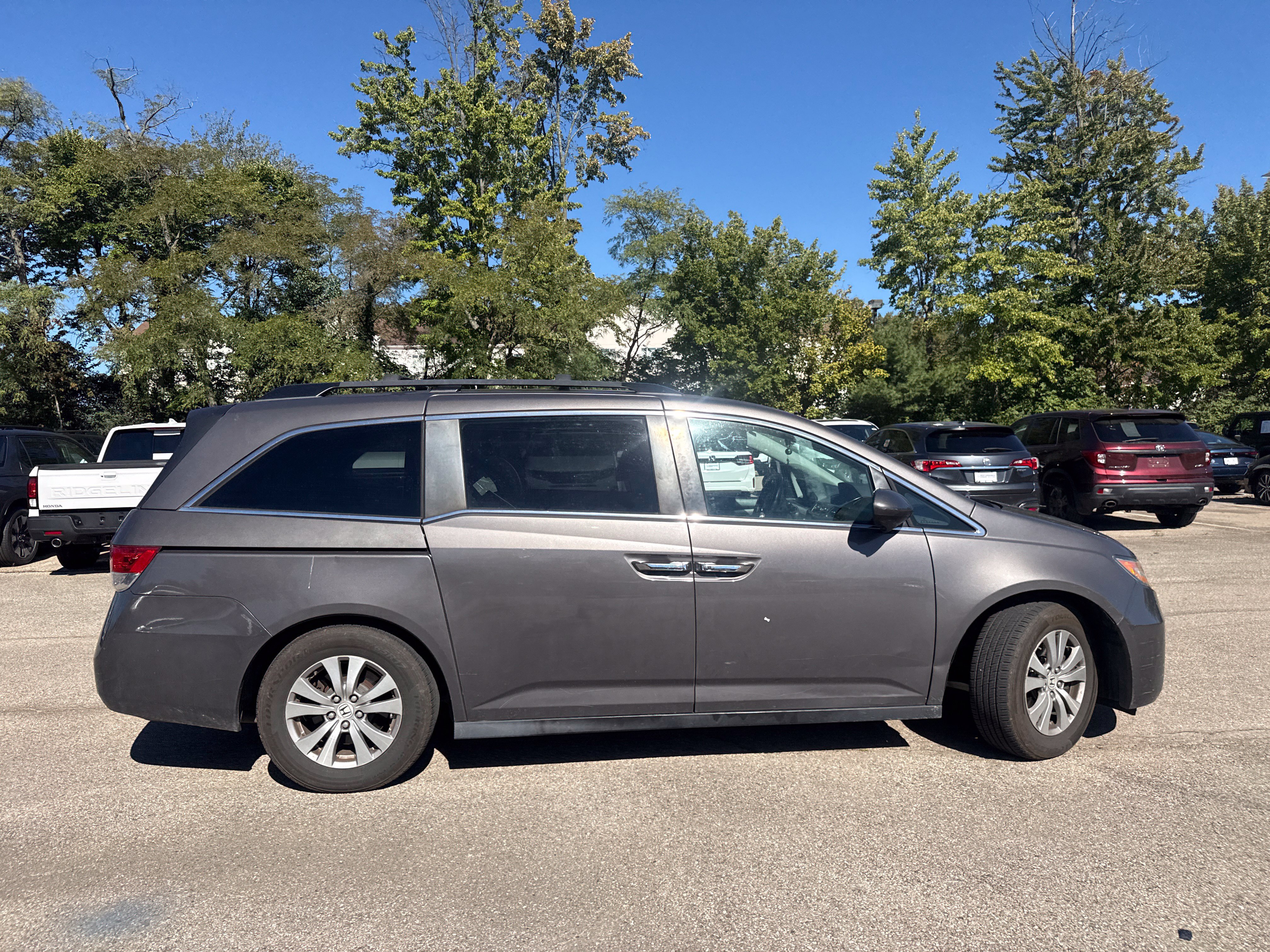Used 2016 Honda Odyssey SE image 25