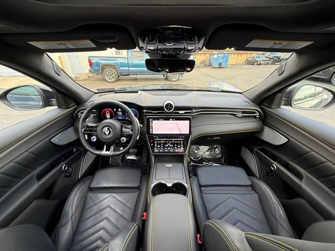 Used 2024 Maserati Grecale Modena AWD/4WD image 21