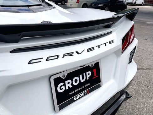 Used 2022 Chevrolet Corvette Stingray Coupe w/ Z51 Performance Package RWD image 29