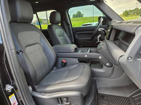 Used 2022 Land Rover Defender 110 X-Dynamic SE AWD/4WD image 19