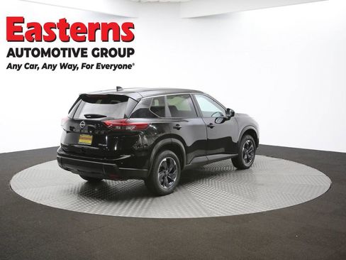 Used 2024 Nissan Rogue SV image 40