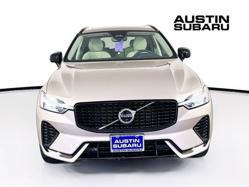 Used 2024 Volvo XC60 B5 Plus AWD/4WD image 2