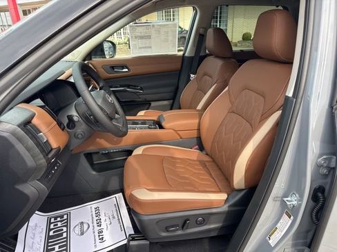New 2026 Nissan Pathfinder Platinum AWD/4WD image 10