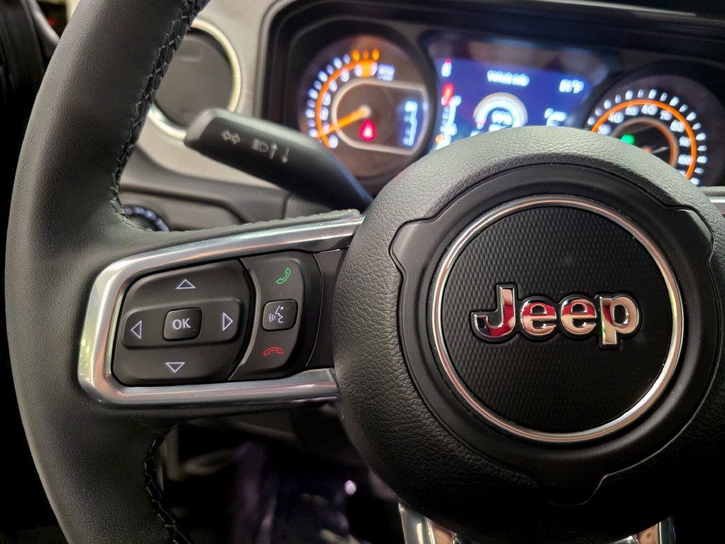 Used 2026 Jeep Wrangler Unlimited Sahara AWD/4WD image 17