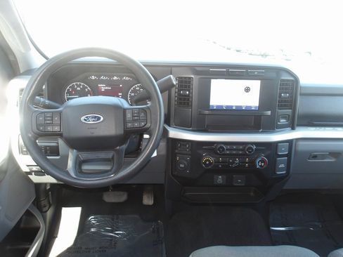 Used 2024 Ford F250 XLT image 13
