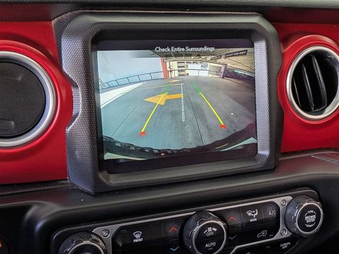 Used 2023 Jeep Wrangler Unlimited Rubicon AWD/4WD image 16