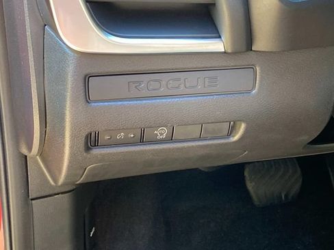 Used 2023 Nissan Rogue S FWD image 15