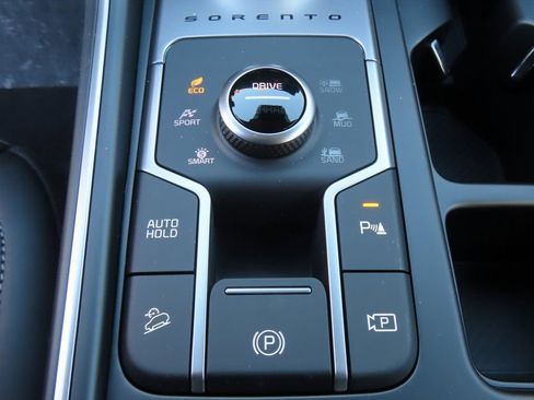 New 2026 Kia Sorento EX w/ EX Premium Package AWD/4WD image 13