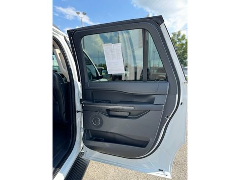Used 2024 Ford Expedition Max XLT AWD/4WD image 19