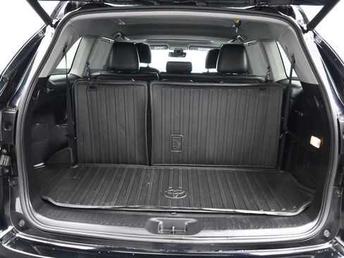 Used 2019 Toyota Highlander XLE image 60